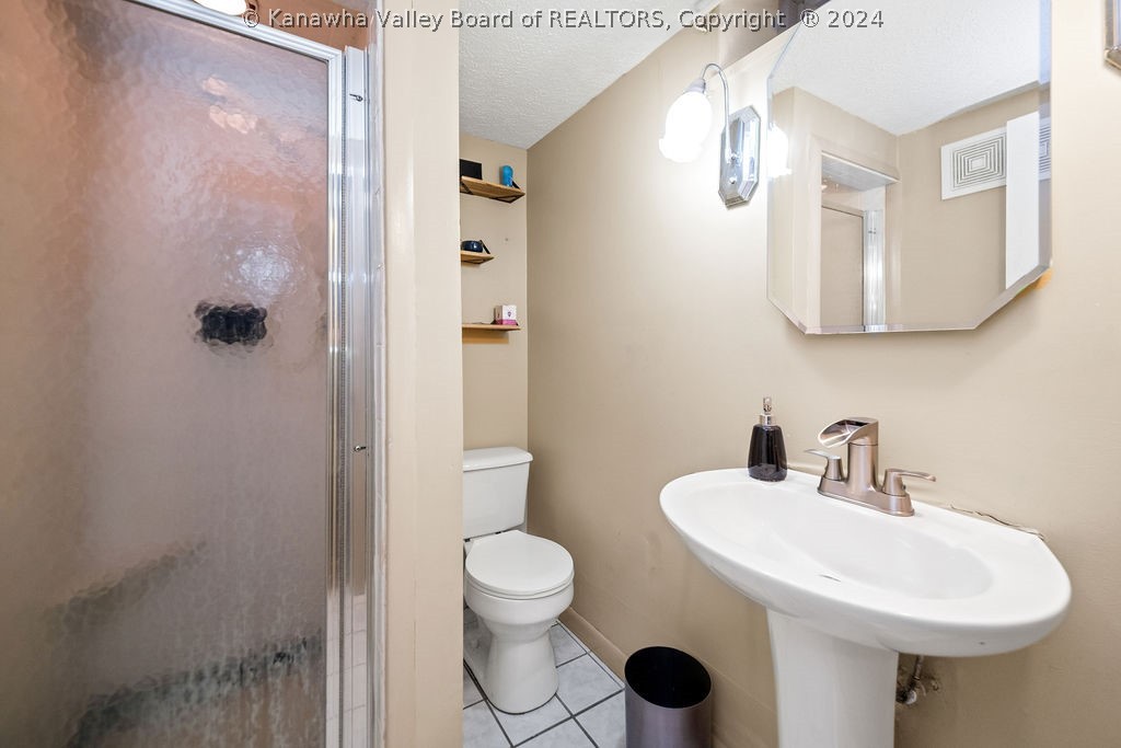 208 Loma Road Charleston, WV 25314 - Photo 26 of 33 Gallery Image 26