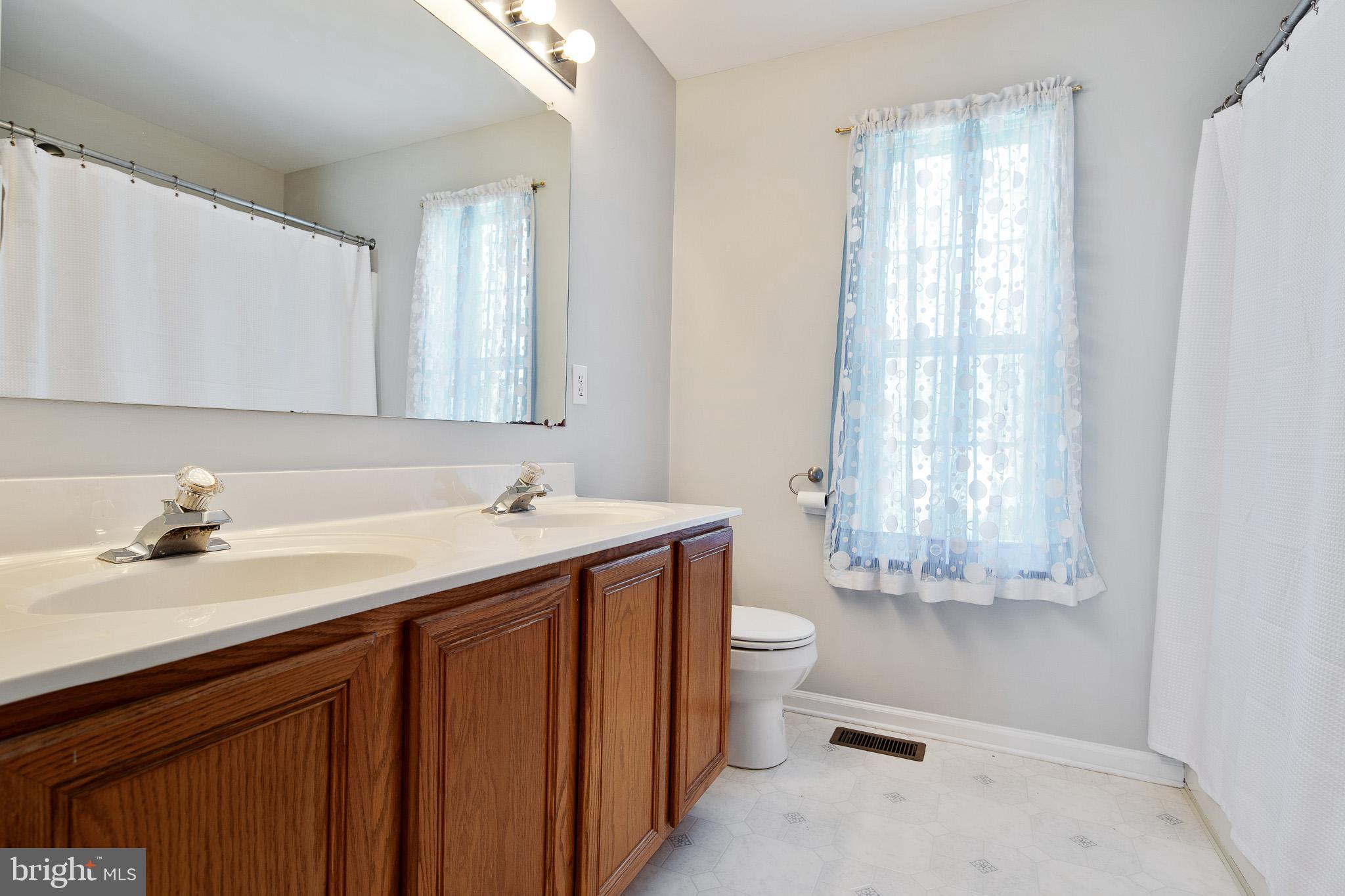 31 Savoy Road Newark, DE 19702 - Photo 22 of 27 Hall Bathroom