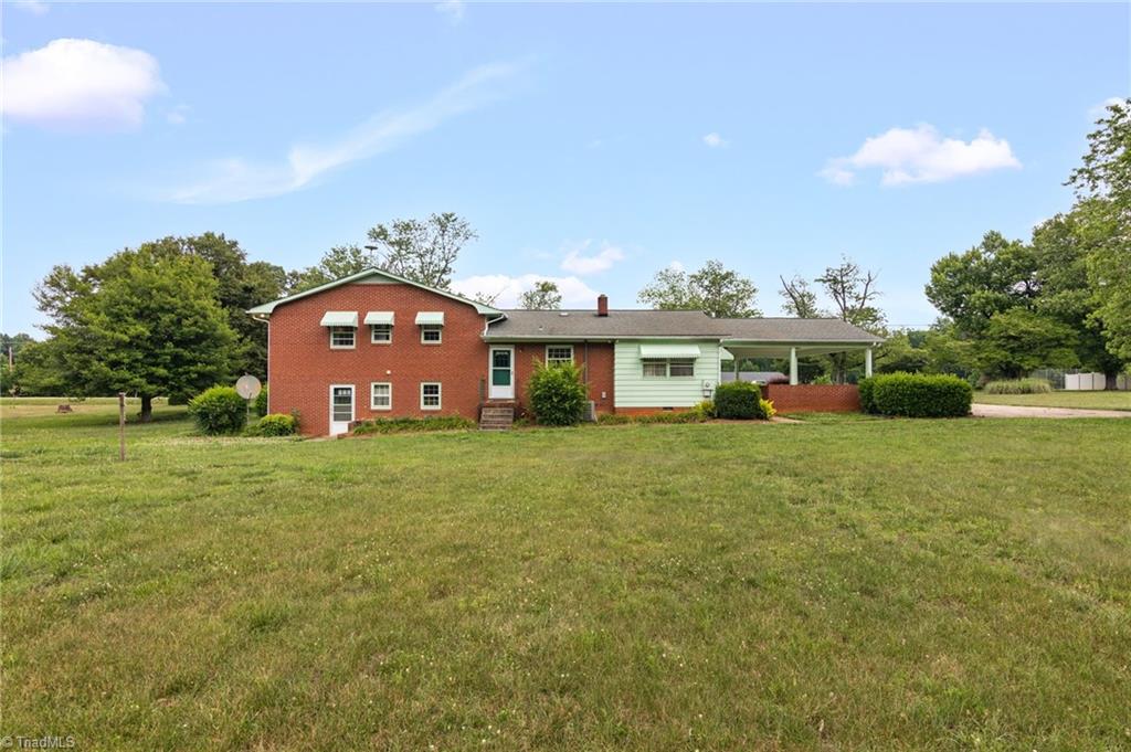 8003 Clinard Farms Road High Point, NC 27265 - Photo 4 of 40