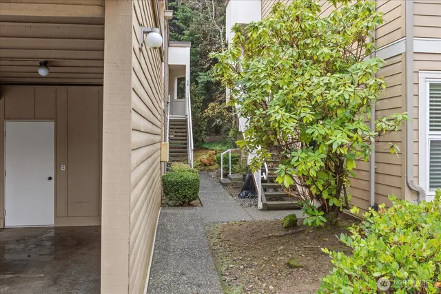 $575,000 | 14651 Northeast 40th Street, Unit G1, Bellevue, WA 98007