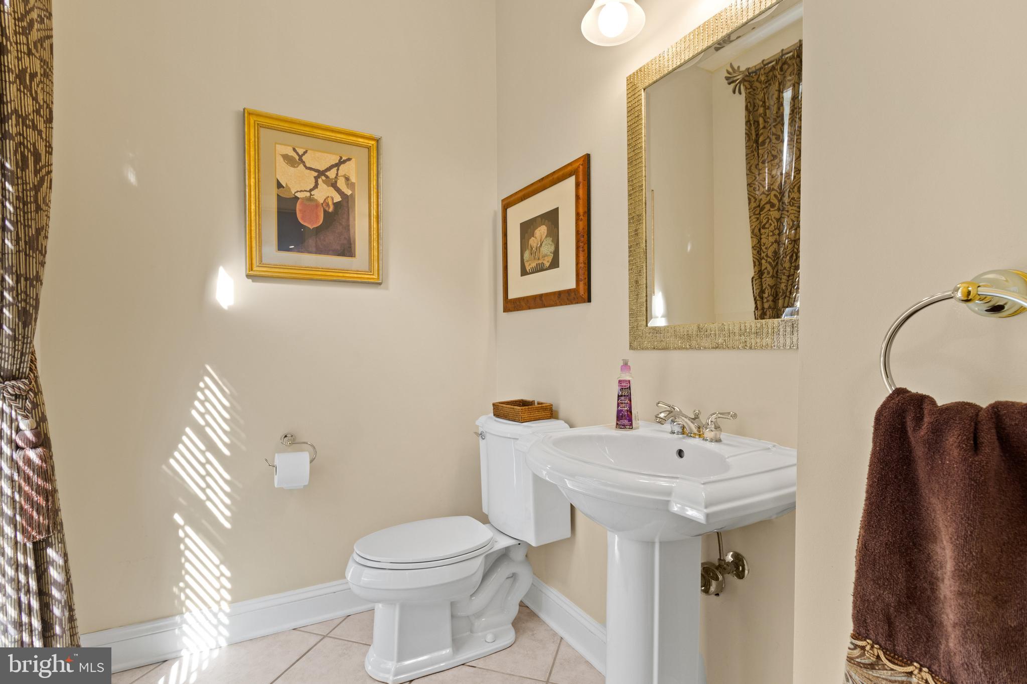264 Woodard Road Arnold, MD 21012 - Photo 19 of 62 Powder room off by itself on main level.