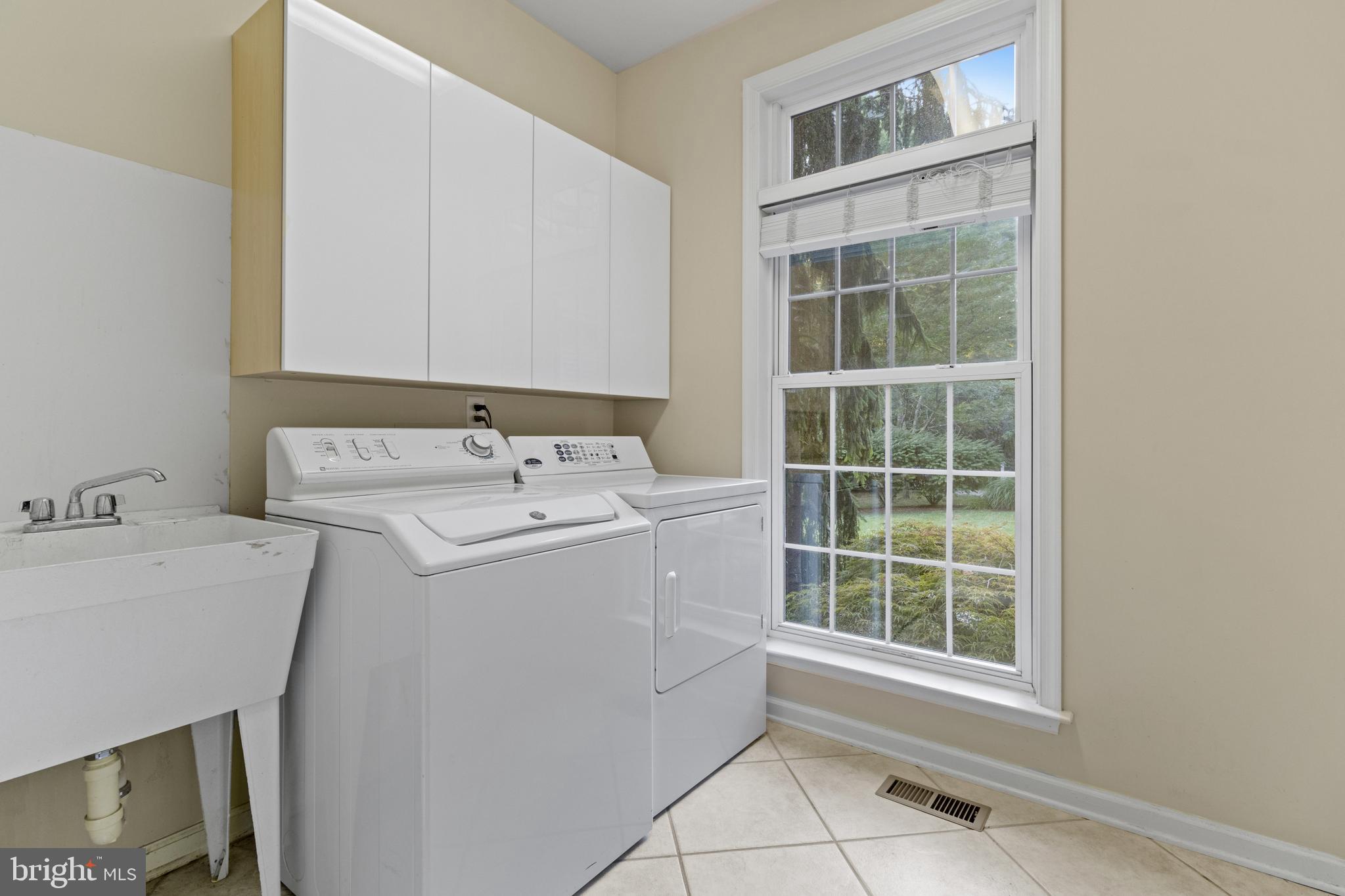 264 Woodard Road Arnold, MD 21012 - Photo 26 of 62 Tile flooring and in all baths-all appliances too.