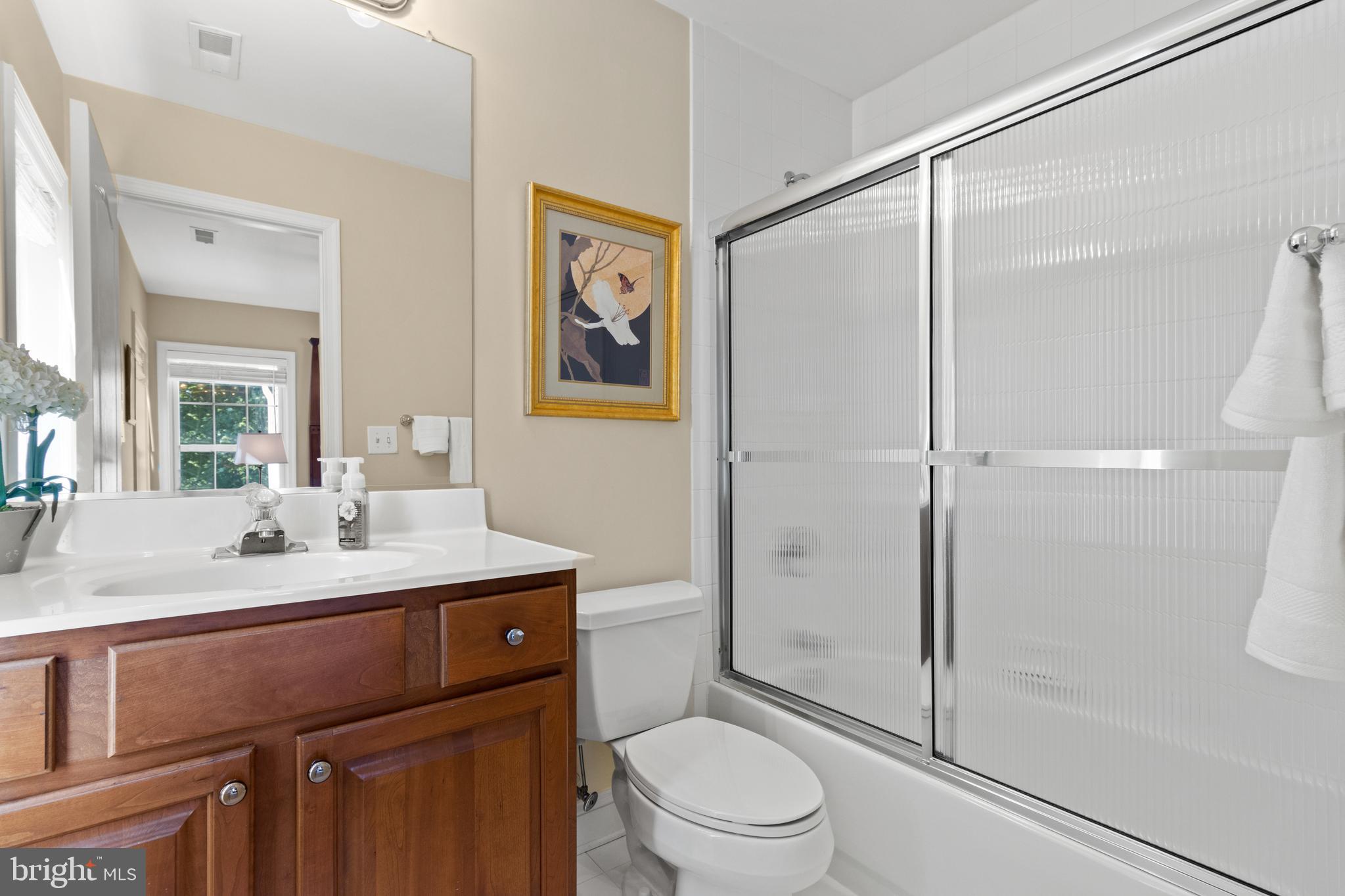 264 Woodard Road Arnold, MD 21012 - Photo 39 of 62 Upstairs hall Jack and Jill Bath.