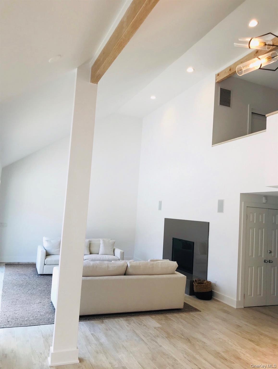 263 Ferry Road Sag Harbor, NY 11963 - Photo 20 of 36