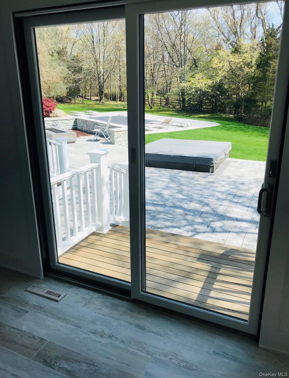263 Ferry Road Sag Harbor, NY 11963 - Photo 28 of 36
