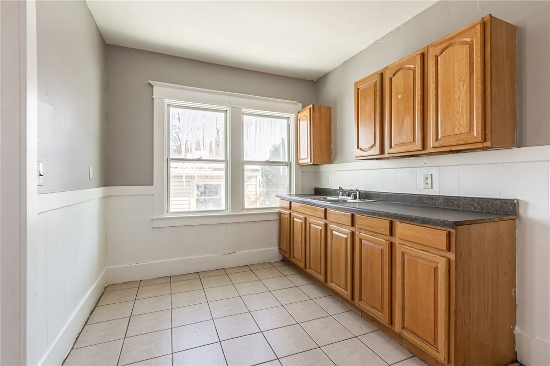 293 Rosewood Terrace Rochester, NY 14609 - Photo 13 of 22