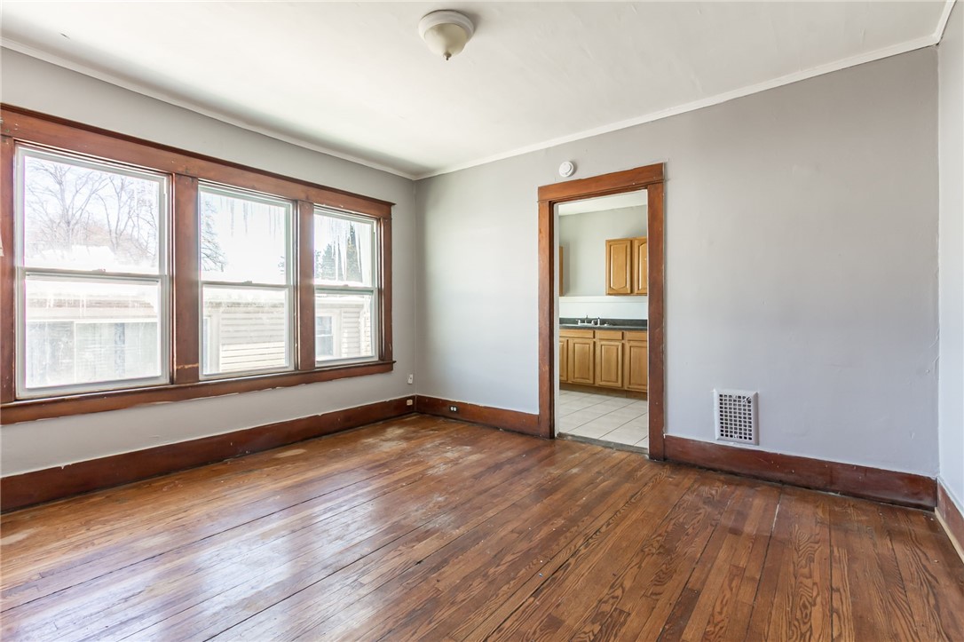 293 Rosewood Terrace Rochester, NY 14609 - Photo 4 of 22