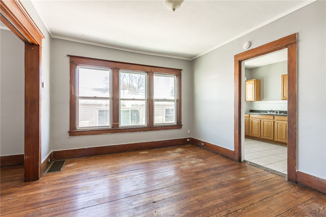 293 Rosewood Terrace Rochester, NY 14609 - Photo 5 of 22