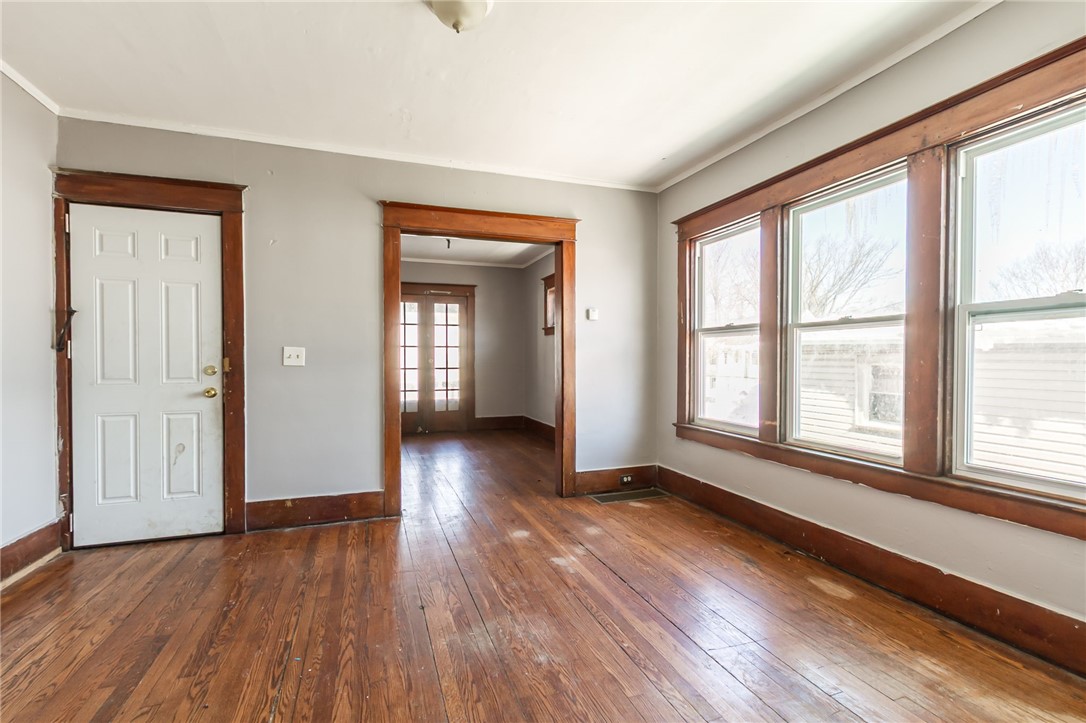 293 Rosewood Terrace Rochester, NY 14609 - Photo 7 of 22