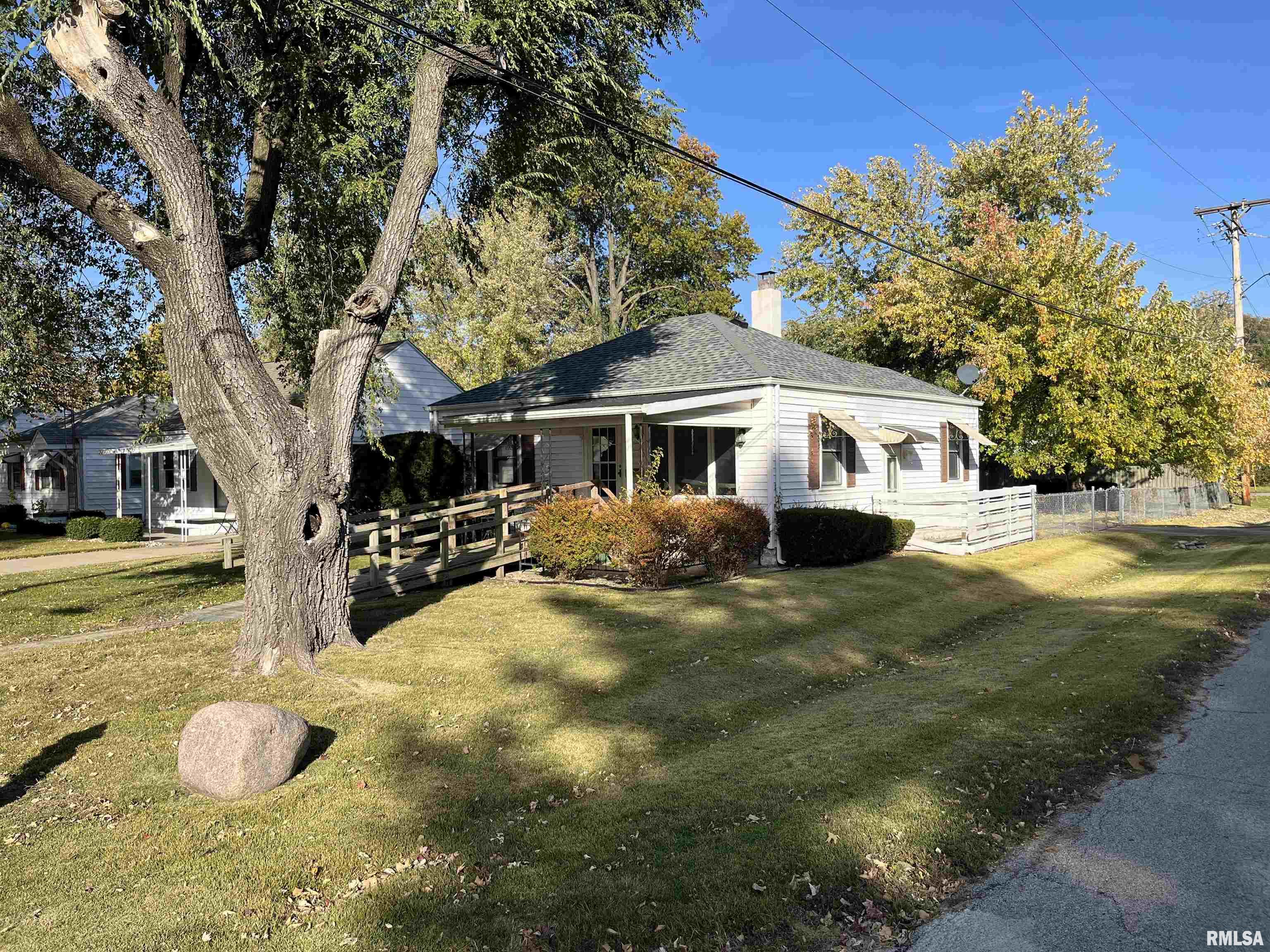 2960 South 3rd Street Springfield, IL 62703 - Photo 2 of 2