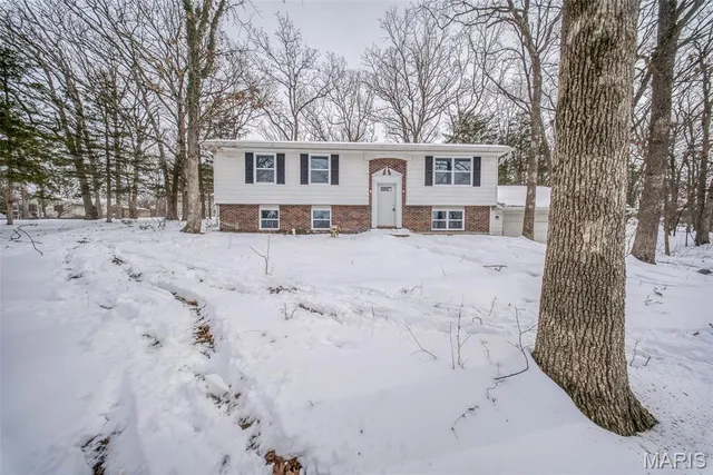 $275,000 | 10820 Clayton Court, Rolla, MO 65401