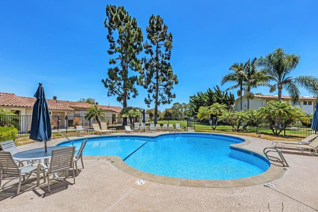 7057 Estrella De Mar Road Carlsbad, CA 92009 - Photo 37 of 40