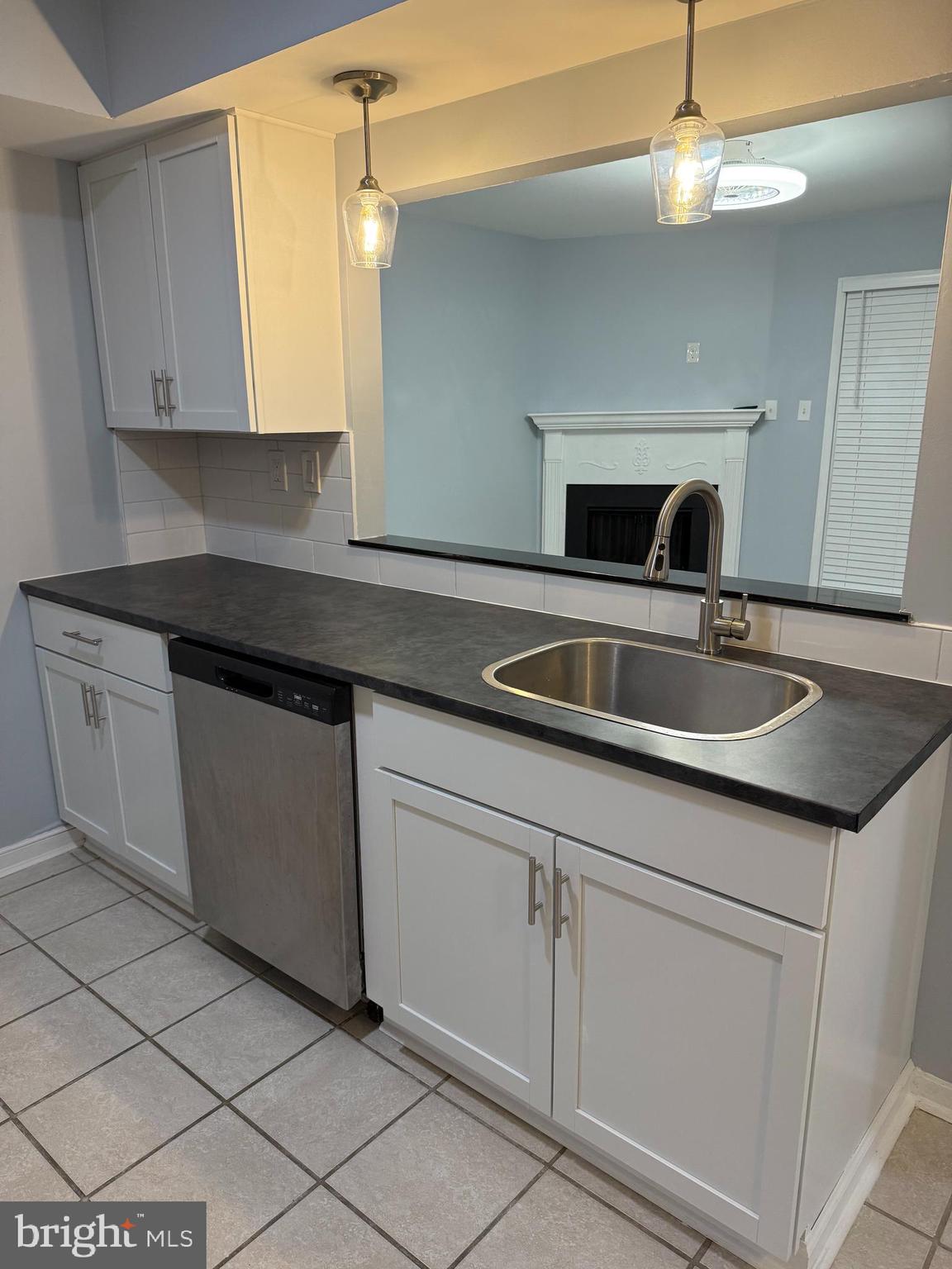 313 Gregorys Way Voorhees, NJ 08043 - Photo 9 of 24