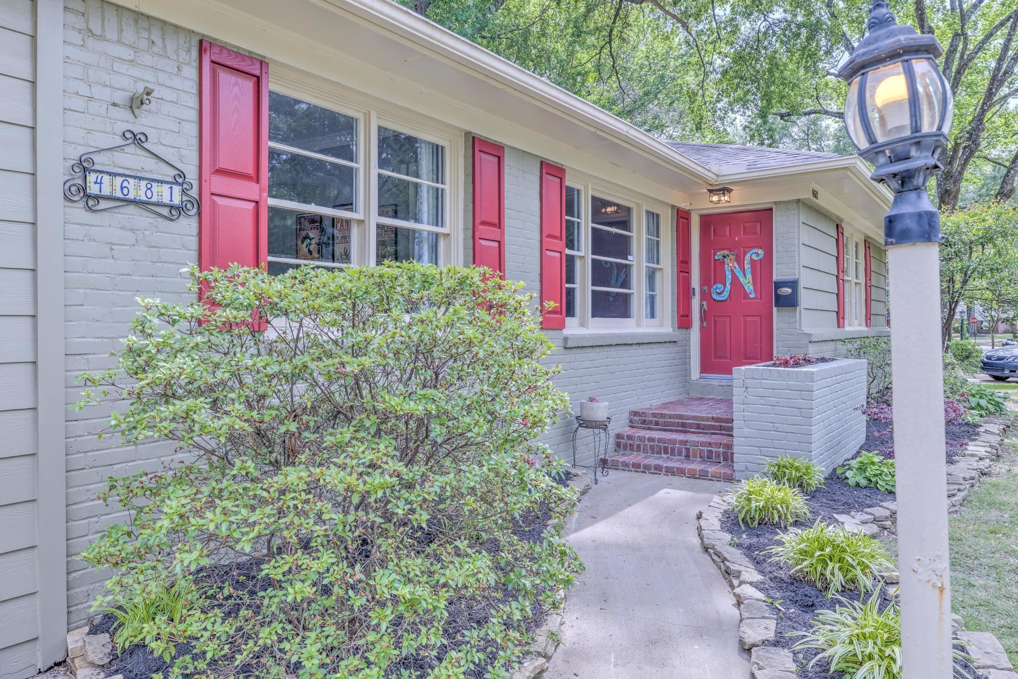 4681 Kaye Road Memphis, TN 38117 - Photo 25 of 25 a front view of a house with garden