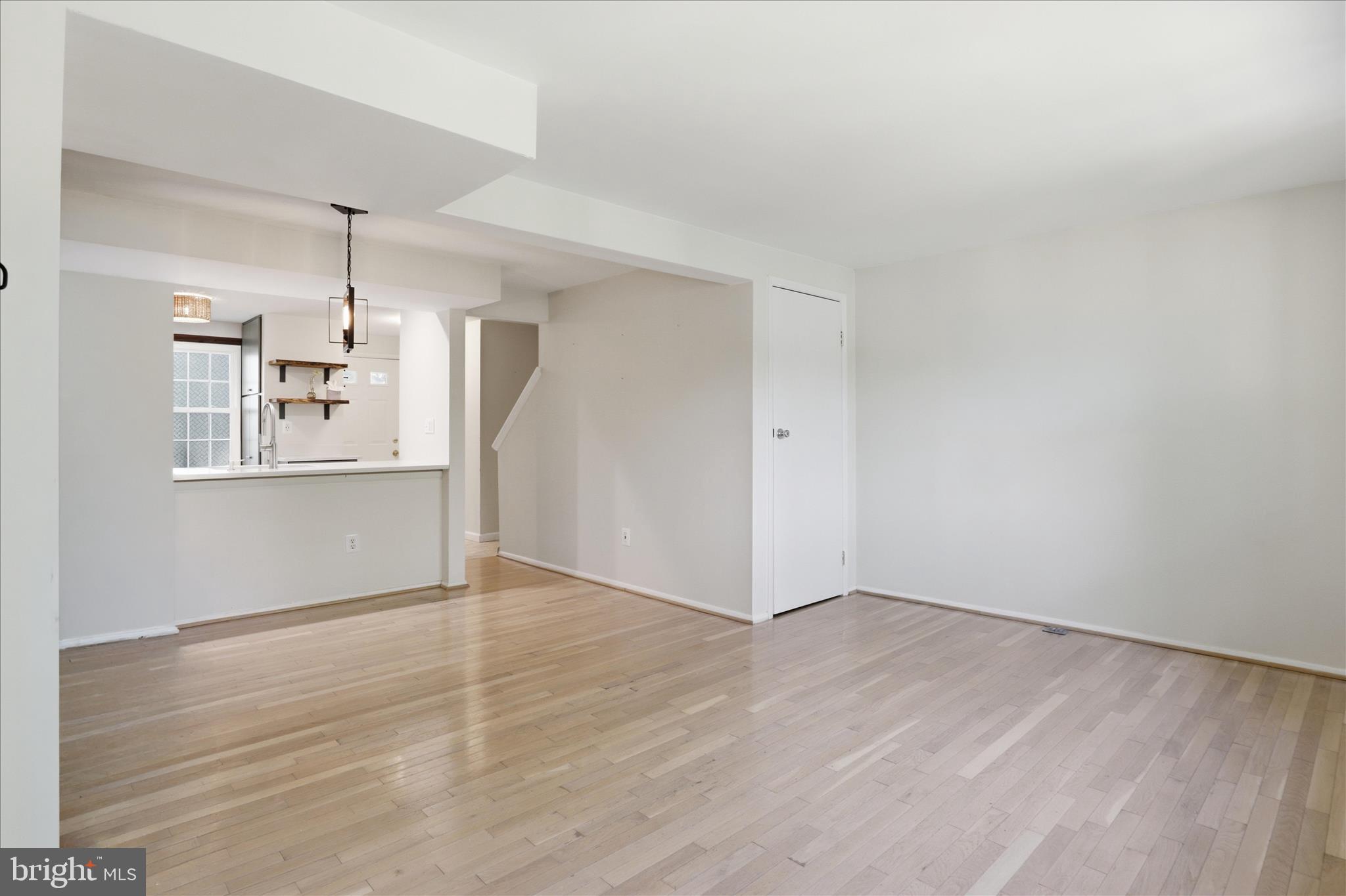 1660 Harvest Green Court Reston, VA 20194 - Photo 10 of 36