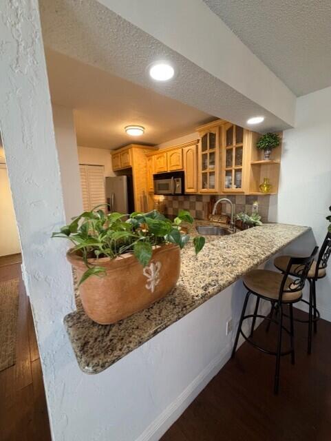 1533 Fairway Road Pembroke Pines, FL 33026 - Photo 11 of 38 bar