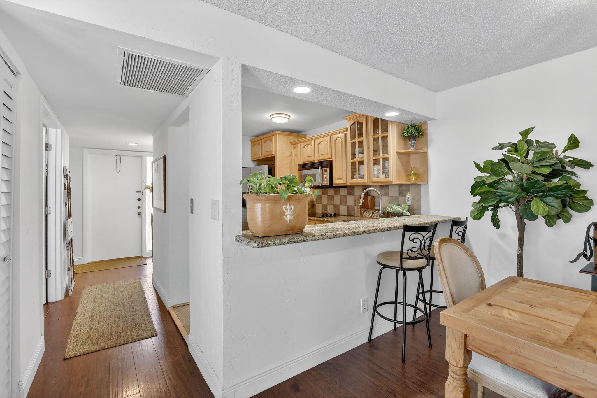 1533 Fairway Road Pembroke Pines, FL 33026 - Photo 13 of 38 11-web-or-mls-_A7A1213
