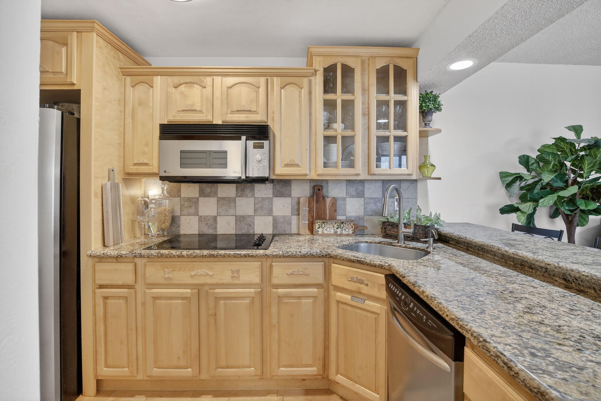 1533 Fairway Road Pembroke Pines, FL 33026 - Photo 8 of 38 8-web-or-mls-_A7A1202