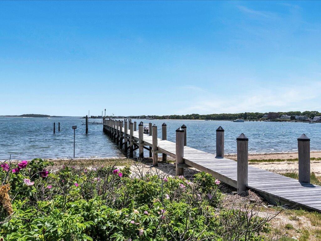 31 Pine Tree Drive Buzzards Bay, MA 02532 - Photo 6 of 50 6