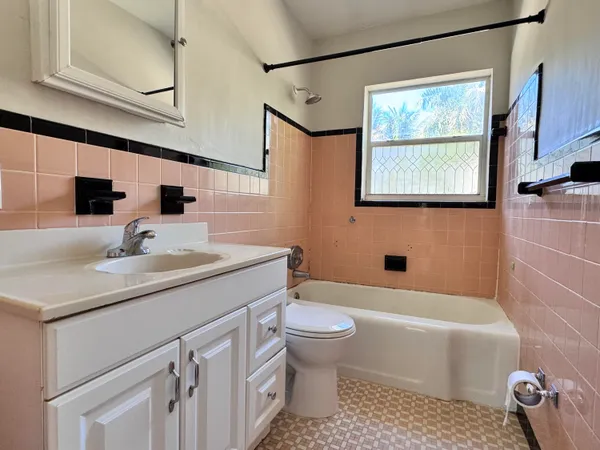 $2,600 | 1015 Macy Street, West Palm Beach, FL 33405