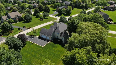 $975,000 | 23475 West Newhaven Drive, Hawthorn Woods, IL 60047