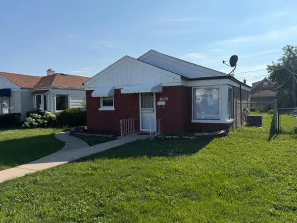 $3,400 | 6104 South Nashville Avenue, Chicago, IL 60638