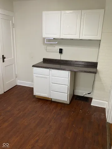 $745 | 1223 North Oxford Street, Indianapolis, IN 46201