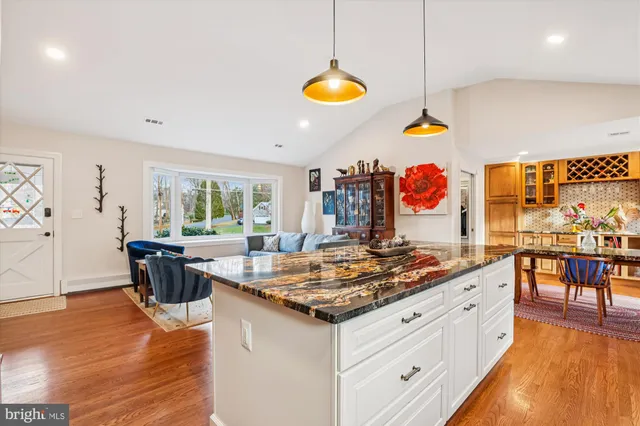 $900,000 | 3414 Valewood Drive, Oakton, VA 22124