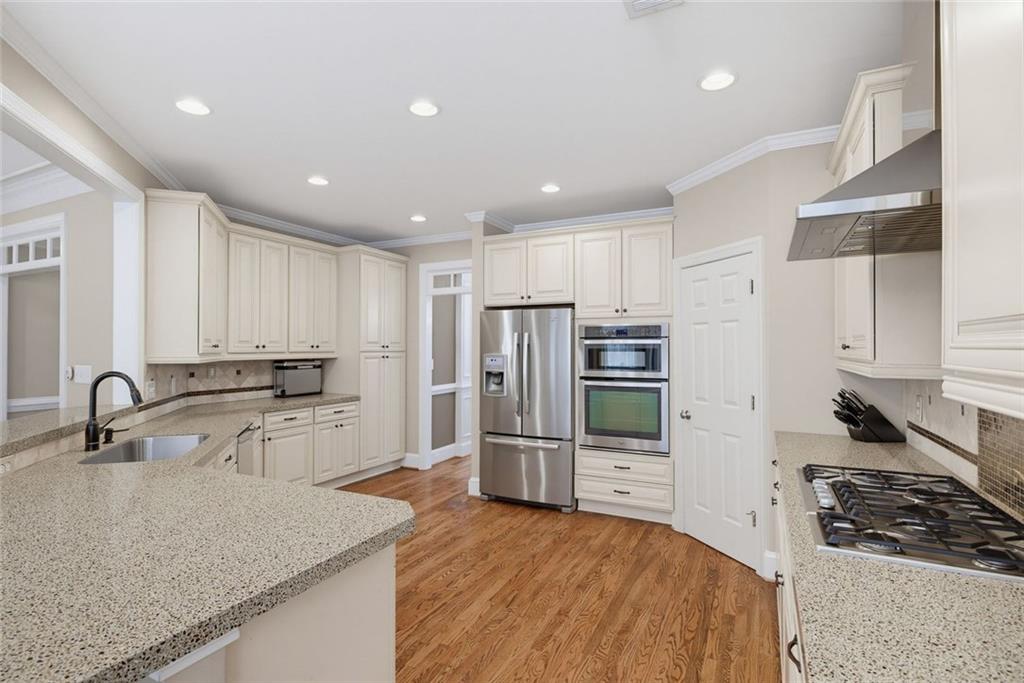 3077 Hudson Way Decatur, GA 30033 - Photo 4 of 32