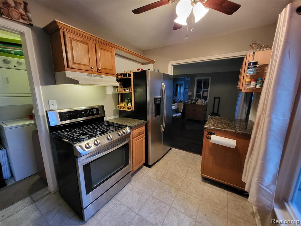 2239 Roslyn Road Harper Woods, MI 48236 - Photo 10 of 32