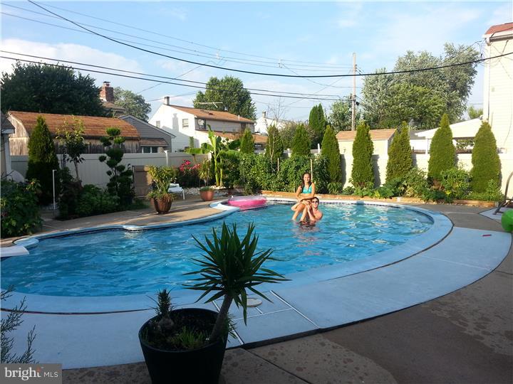 2817 Nightingale Road Philadelphia, PA 19154 - Photo 2 of 22 Gallery Image 2