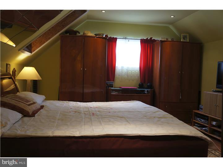 2817 Nightingale Road Philadelphia, PA 19154 - Photo 18 of 22 Gallery Image 18