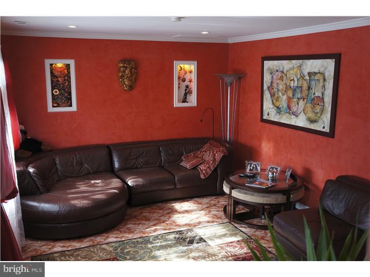 2817 Nightingale Road Philadelphia, PA 19154 - Photo 3 of 22 Gallery Image 3