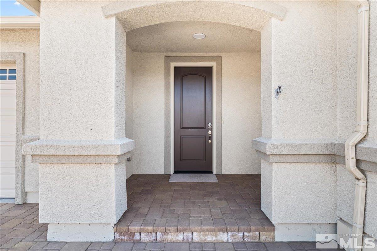 9700 Declan Drive Reno, NV 89521 - Photo 5 of 34 a view of a hallway with entryway