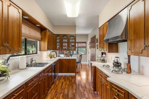 $1,080,000 | 100 La Franchi Road, Hopland, CA 95449