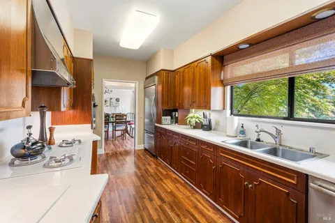 $1,080,000 | 100 La Franchi Road, Hopland, CA 95449