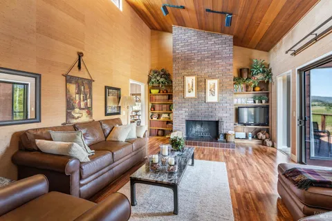 $1,080,000 | 100 La Franchi Road, Hopland, CA 95449