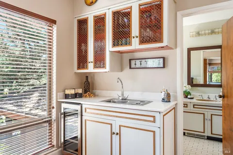 $1,080,000 | 100 La Franchi Road, Hopland, CA 95449