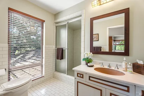 $1,080,000 | 100 La Franchi Road, Hopland, CA 95449