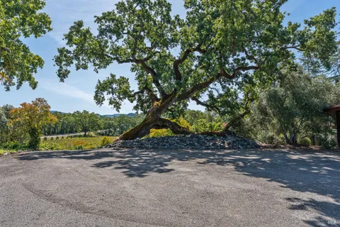 $1,080,000 | 100 La Franchi Road, Hopland, CA 95449