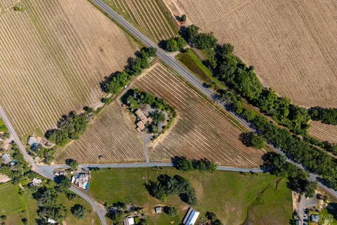 $1,080,000 | 100 La Franchi Road, Hopland, CA 95449