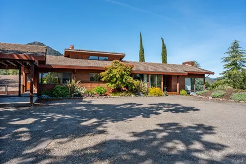 $1,080,000 | 100 La Franchi Road, Hopland, CA 95449