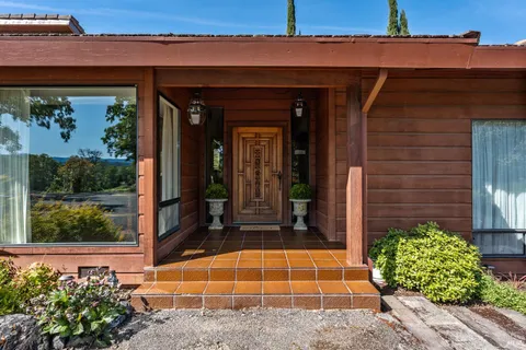 $1,080,000 | 100 La Franchi Road, Hopland, CA 95449