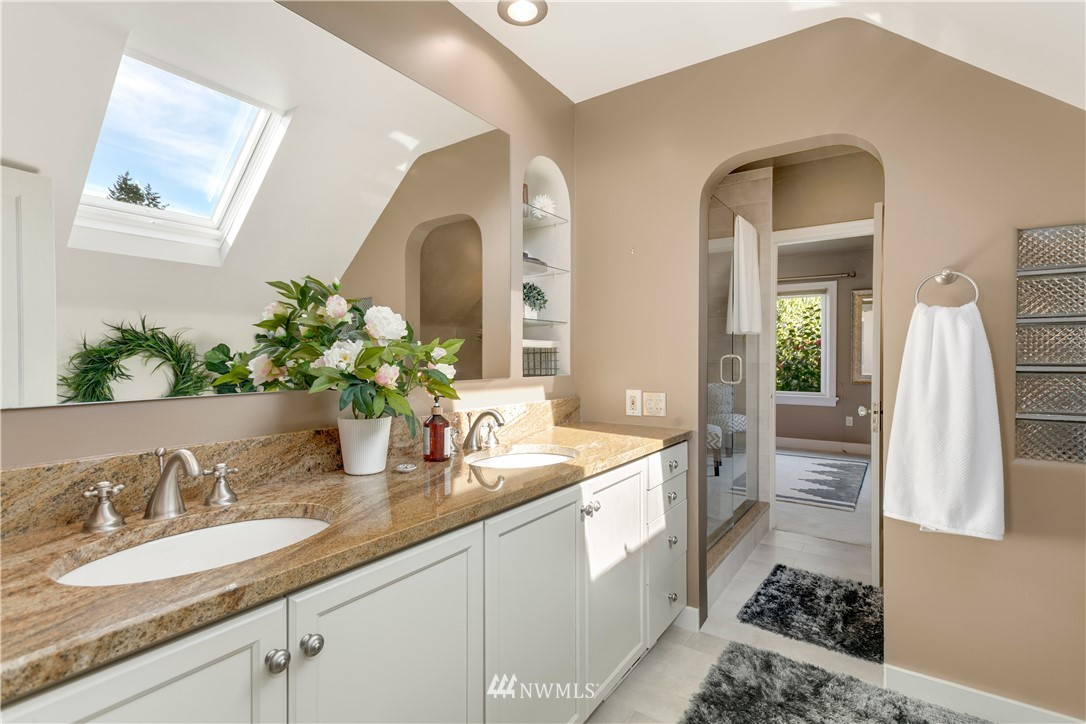 923 Cedar Street Edmonds, WA 98020 - Photo 17 of 25 Gallery Image 17