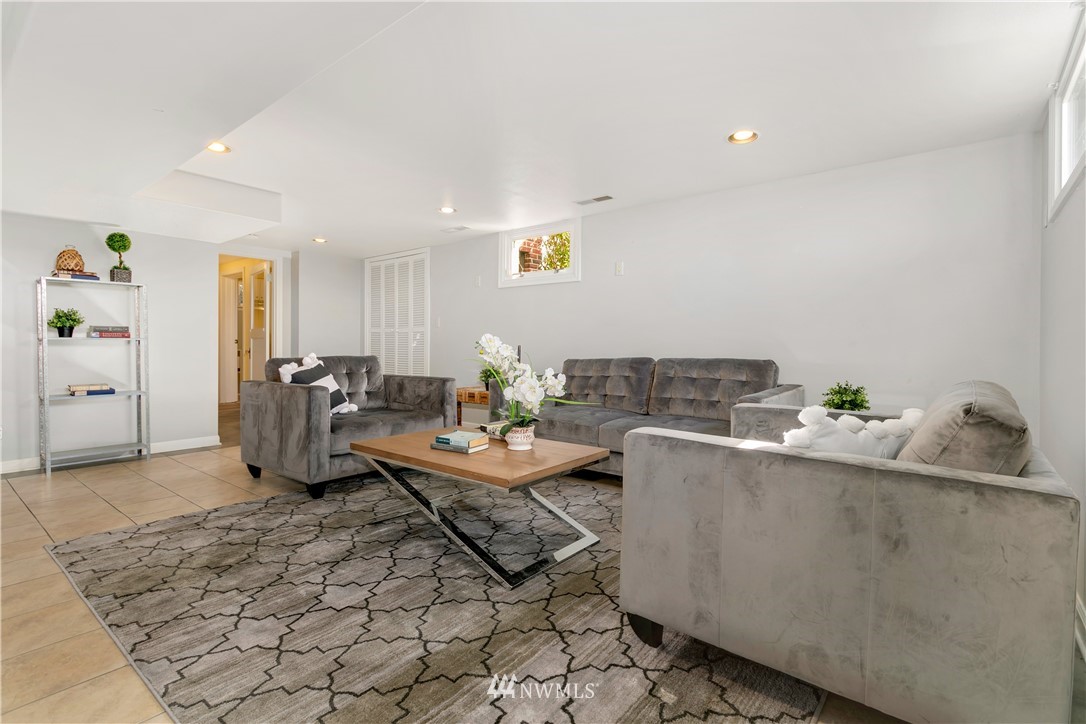 923 Cedar Street Edmonds, WA 98020 - Photo 20 of 25 Gallery Image 20