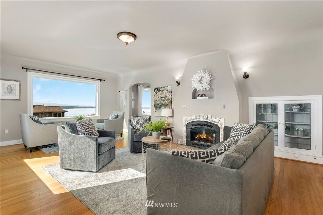 923 Cedar Street Edmonds, WA 98020 - Photo 3 of 25 Gallery Image 3