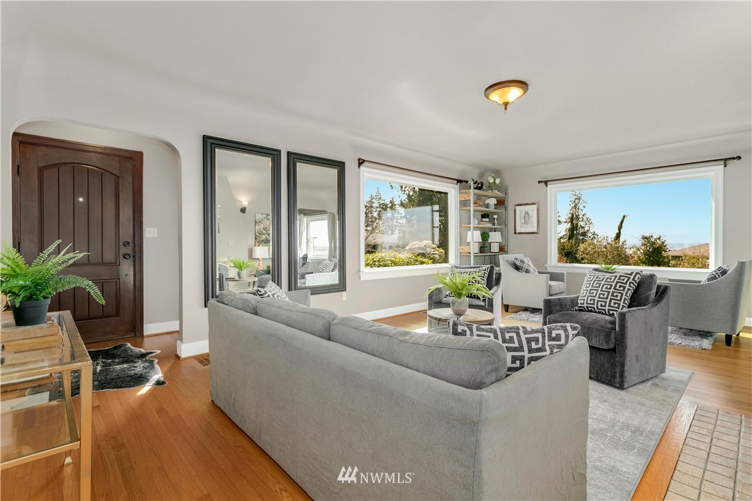 923 Cedar Street Edmonds, WA 98020 - Photo 5 of 25 Gallery Image 5
