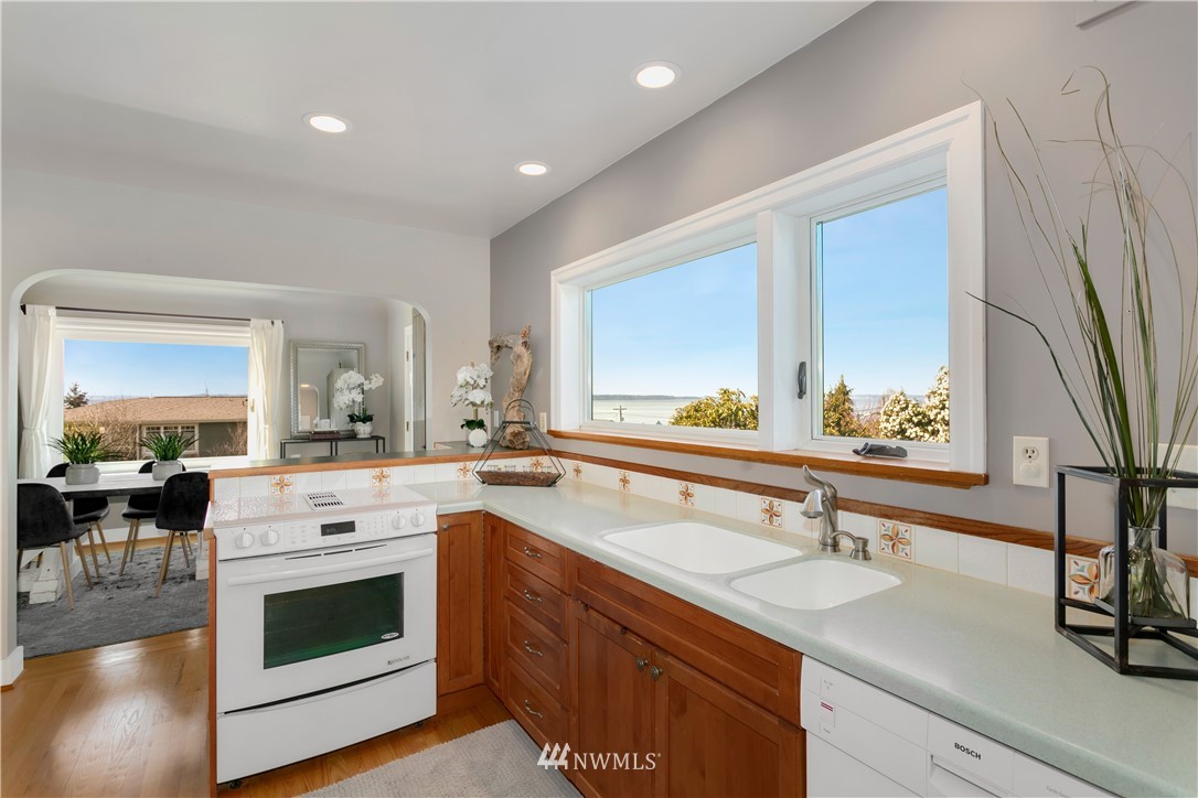 923 Cedar Street Edmonds, WA 98020 - Photo 9 of 25 Gallery Image 9