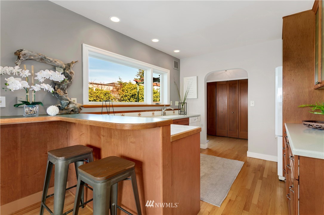 923 Cedar Street Edmonds, WA 98020 - Photo 10 of 25 Gallery Image 10