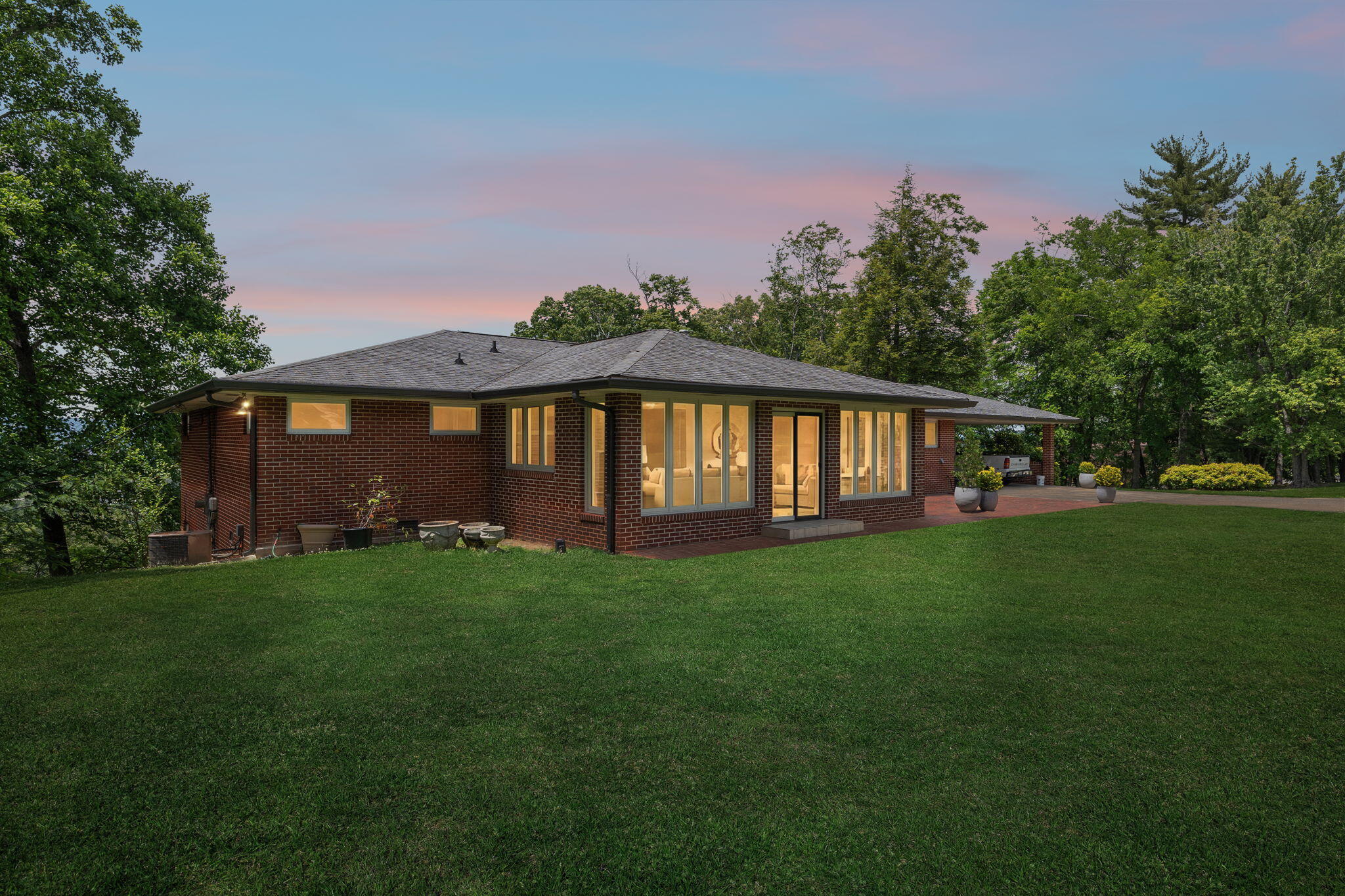 54 Shallowford Road Chattanooga, TN 37404 - Photo 37 of 38 74-54 Shallowford Rd - VD - 1